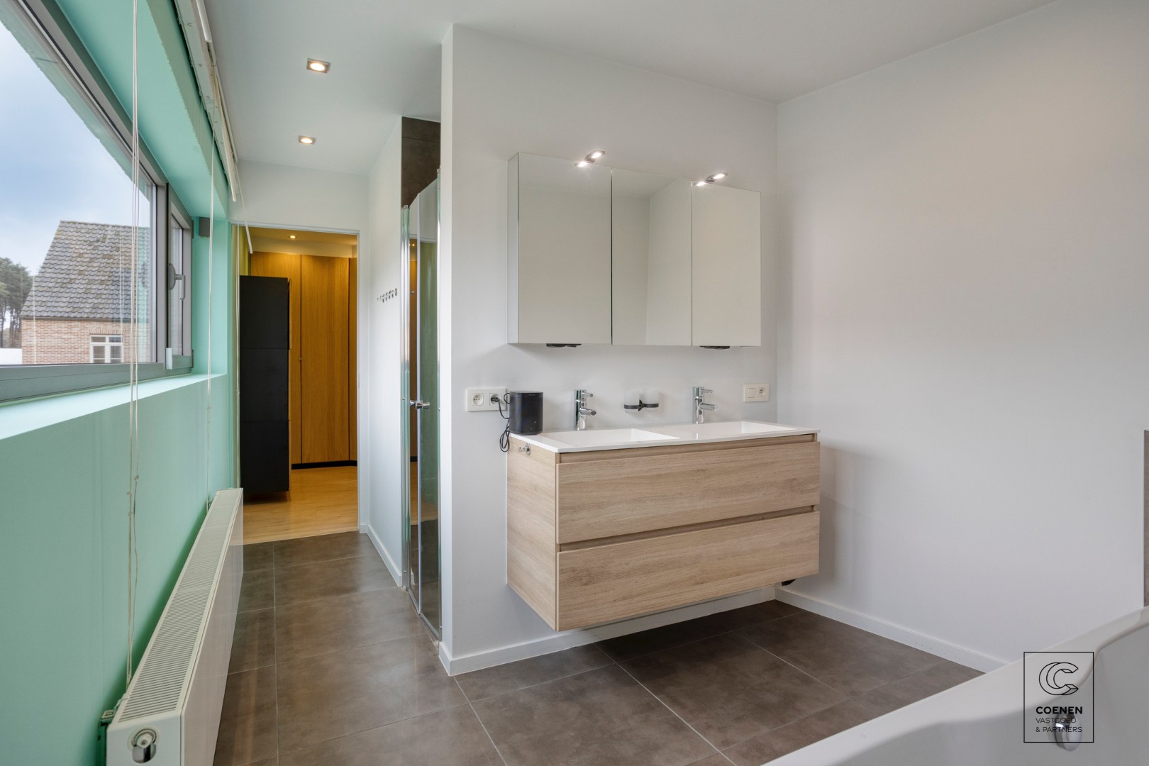 Prachtige woning (2013) van 256 m² met 4 slaapkamers in een doodlopende straat te Grobbendonk! 