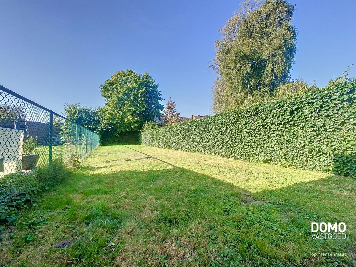 Ruime woning met tuin, garage en 3 slaapkamers vlakbij centrum Hasselt 