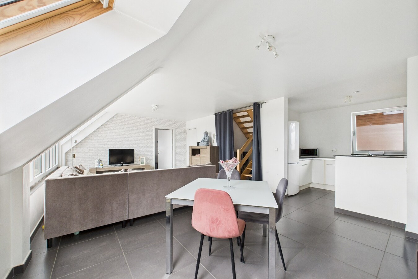 Appartement moderne "DUPLEX" en plein centre-ville, possibilité garage. IDEAL INVEST ! 