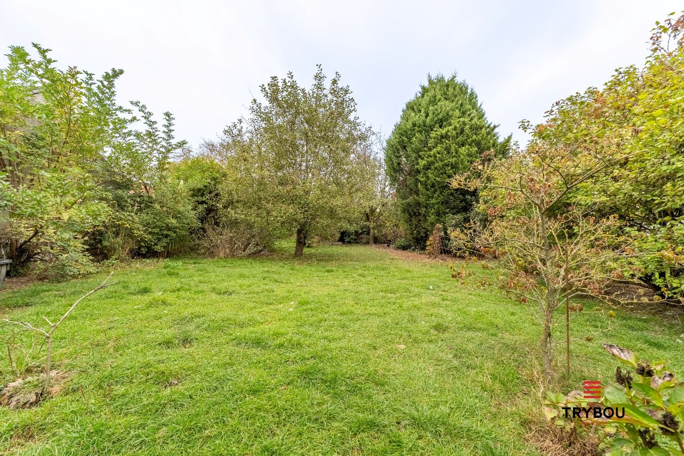 Open woning op ruim perceel in Jonkershove 