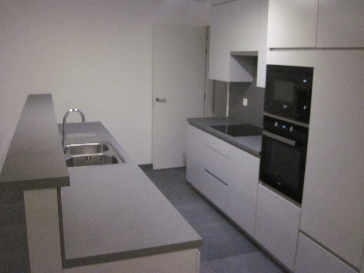 Modern, eigentijds BEN appartement . 