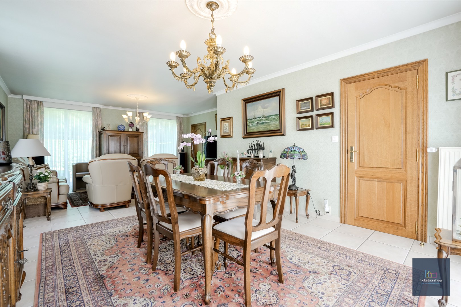 Charmante villa in Franse stijl nabij het centrum van Wondelgem 