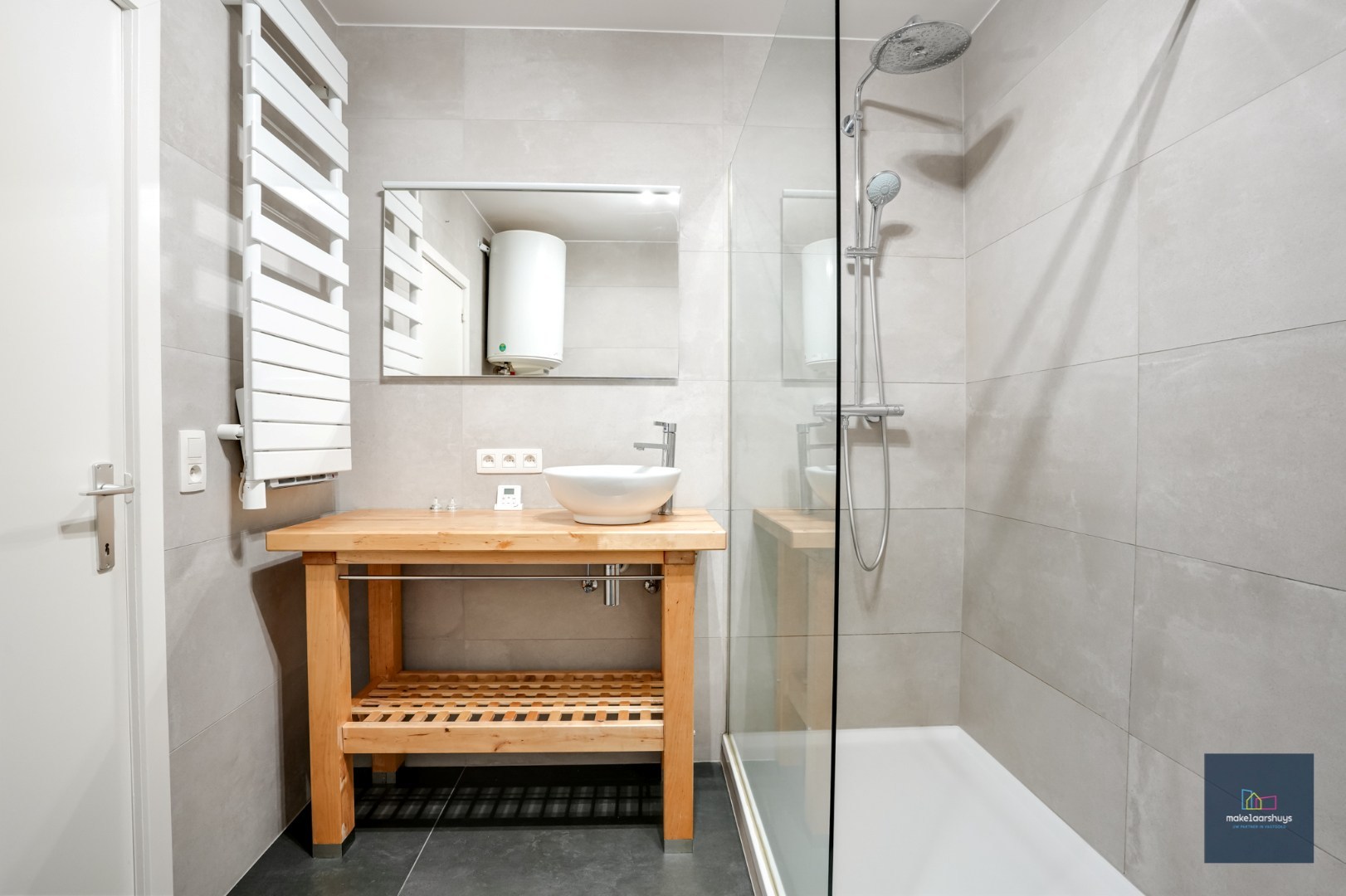 Ruim duplex appartement in centrum Mariakerke 