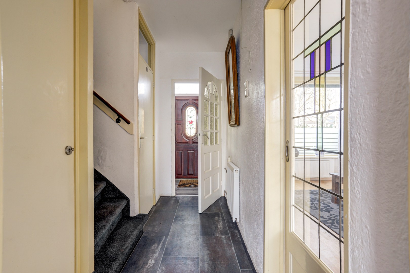 Op zoek naar een ruime 5-kamer woning op eigen grond waar u, uw wensen nog kunt uitvoeren ? 