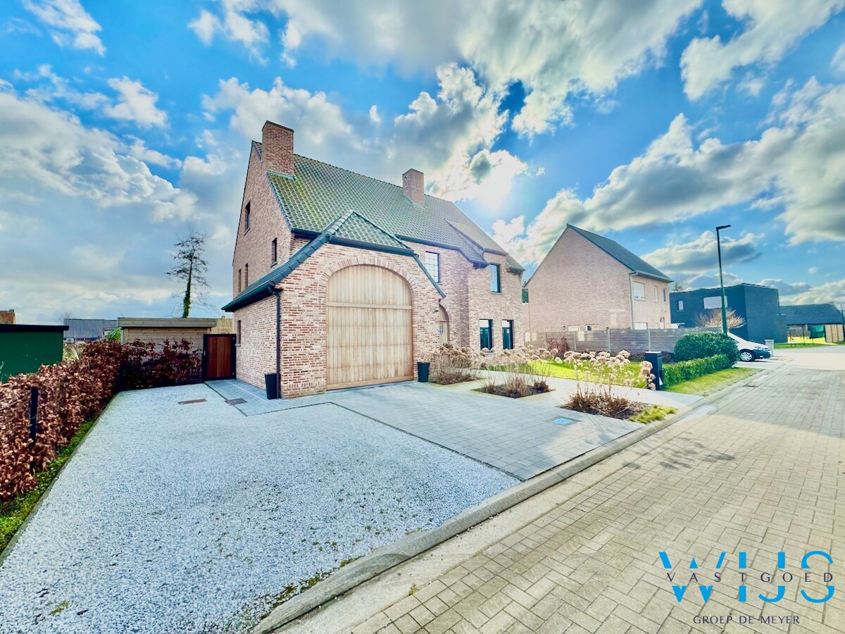 Waanzinnig mooie pastorijwoning te Assenede ! 