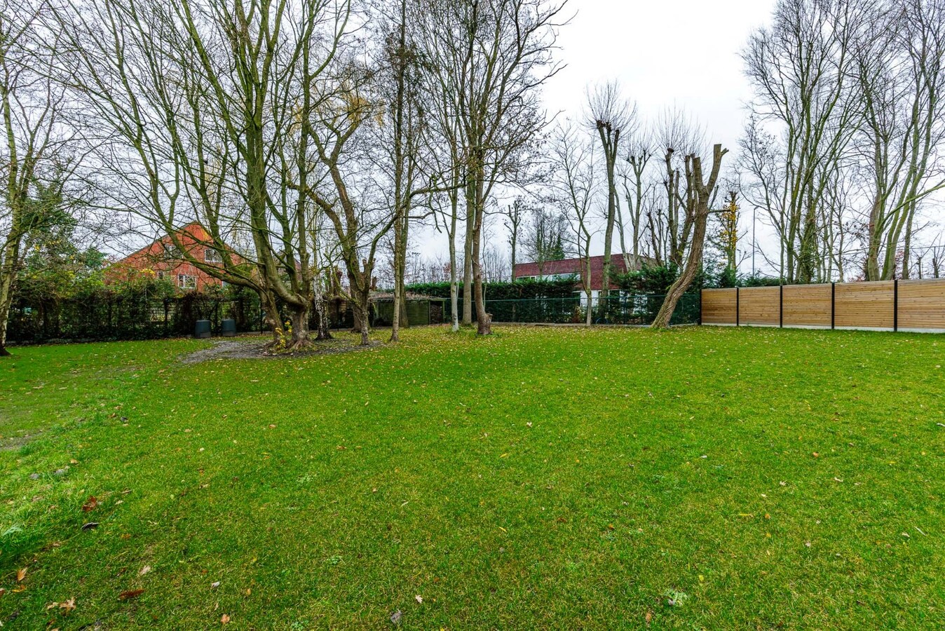 Bouwgrond - wonen tussen de bomen. 
