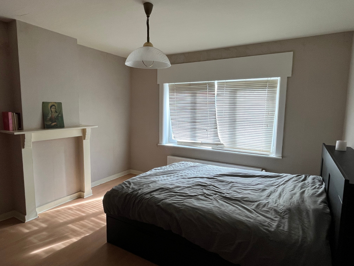 Aangename woning met tuin : zeer rustig gelegen én op slechts 50 m van de Gaverse Markt. 