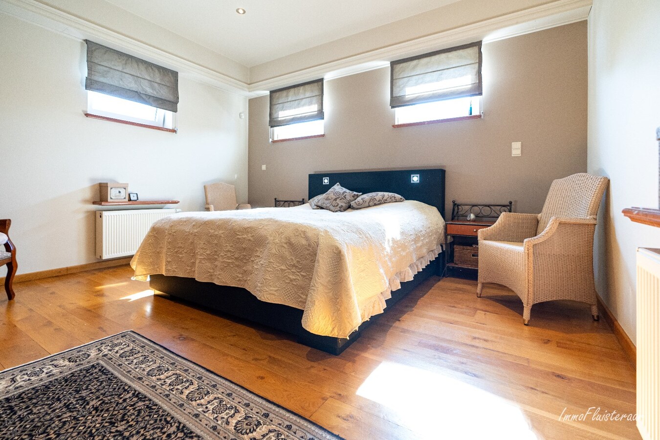 Hoogwaardig afgewerkte villa met stalgebouw en aanpalende weides op ca. 1,7 ha  te Herenthout 