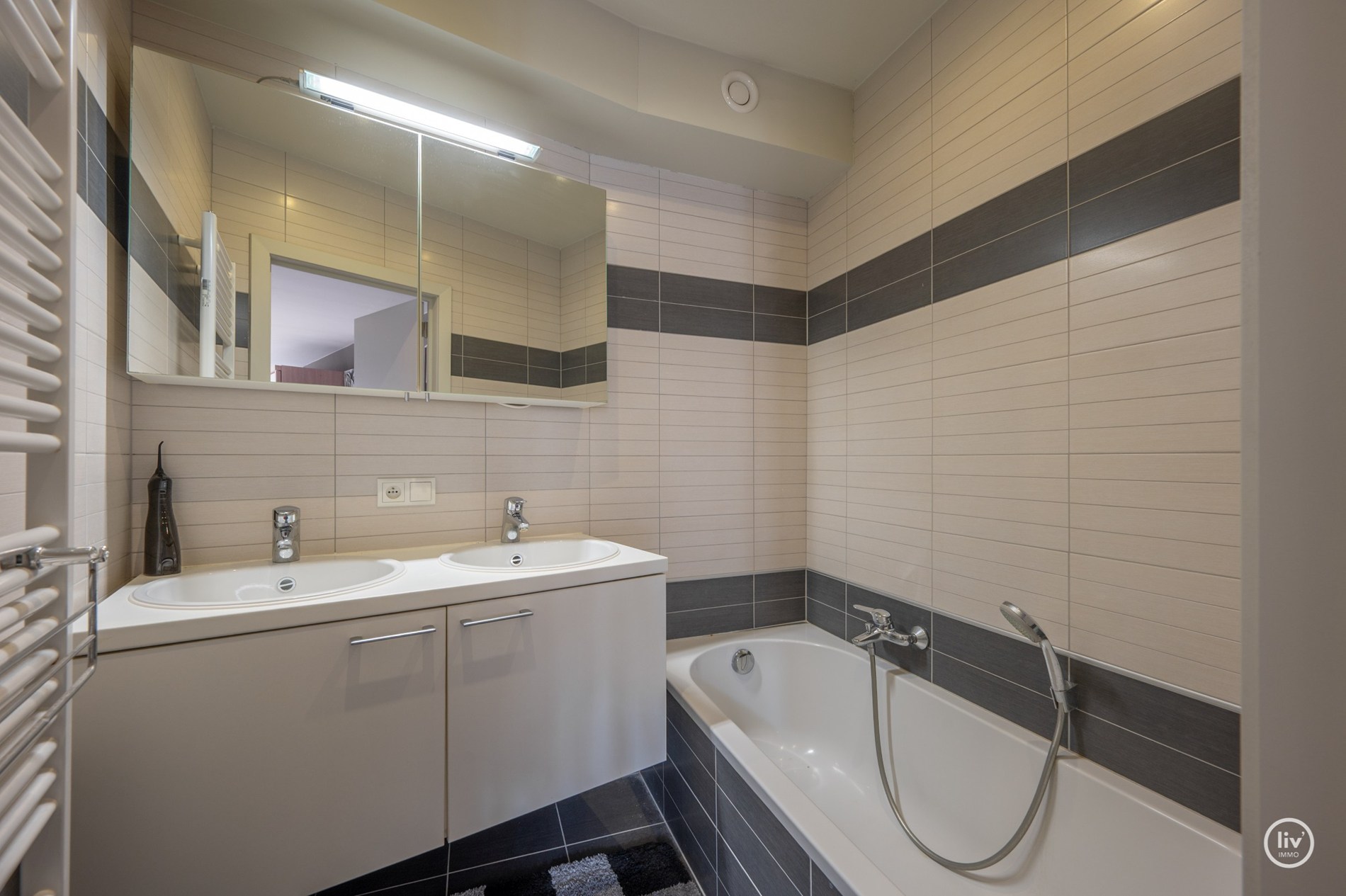 Verzorgd appartement op een topligging in de gegeerde Meerlaan te Knokke. 