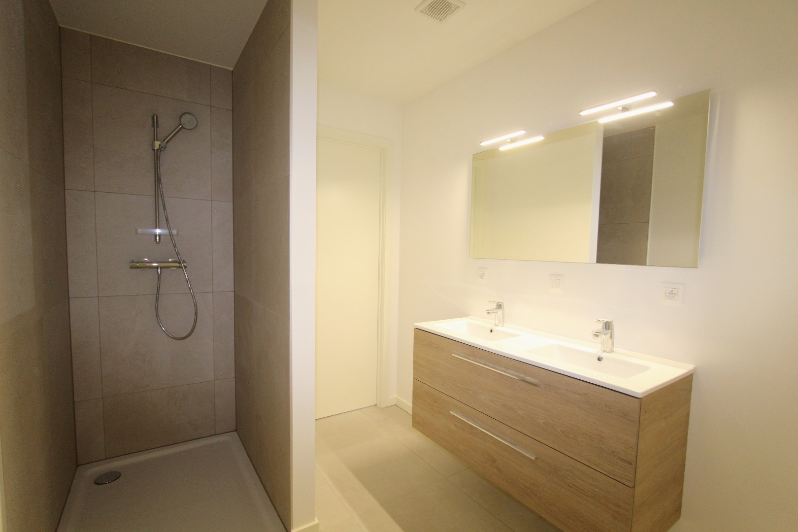 MODERN DUPLEX APPARTEMENT MET TERRAS 