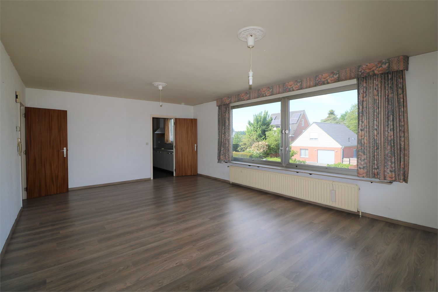 Licht en goed gelegen appartement te Sint-Niklaas incl. Garage 