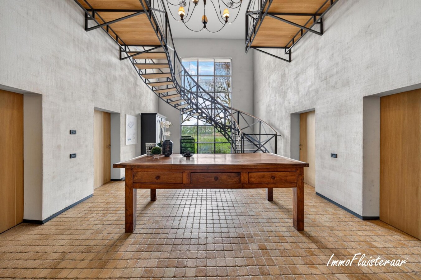 Exclusieve villa met professionele hippische accommodatie op ca. 14,5 ha (mogelijkheid tot aankoop extra gronden) te Astene (Deinze) 