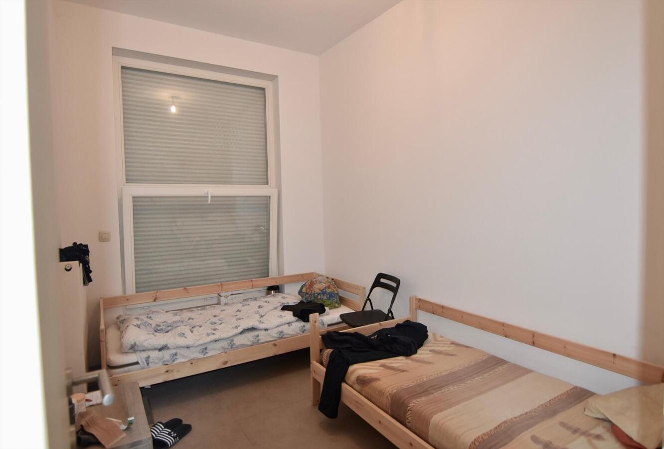 KWALITEITSVOL GERENOVEERD GELIJKVLOERS APPARTEMENT 