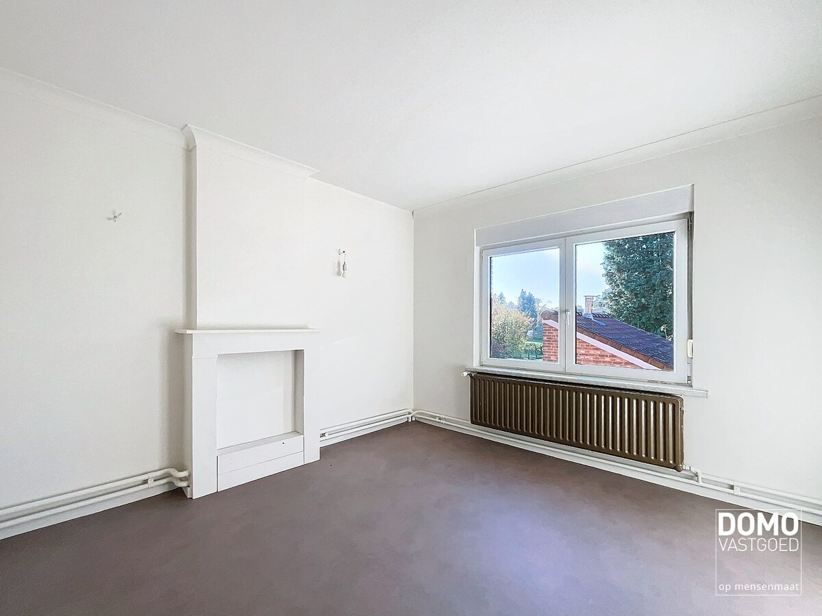 Ruime, energetisch gerenoveerde woning met open leefruimte, 4 slaapkamers en 2 badkamers te Kermt 