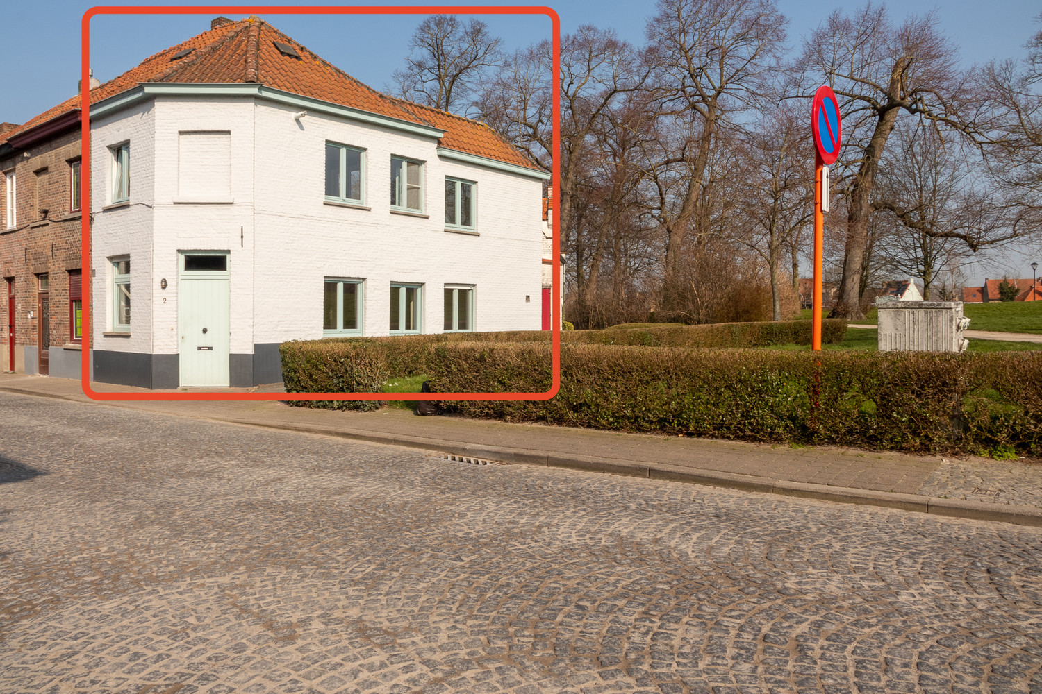 Subliem gelegen en knap gerenoveerd huis in het Sint-Annakwartier 