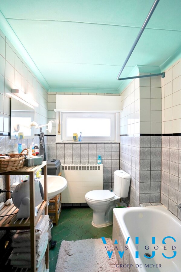 Bel-étage met inpandige garage &amp; zonnige tuin te Ertvelde! 