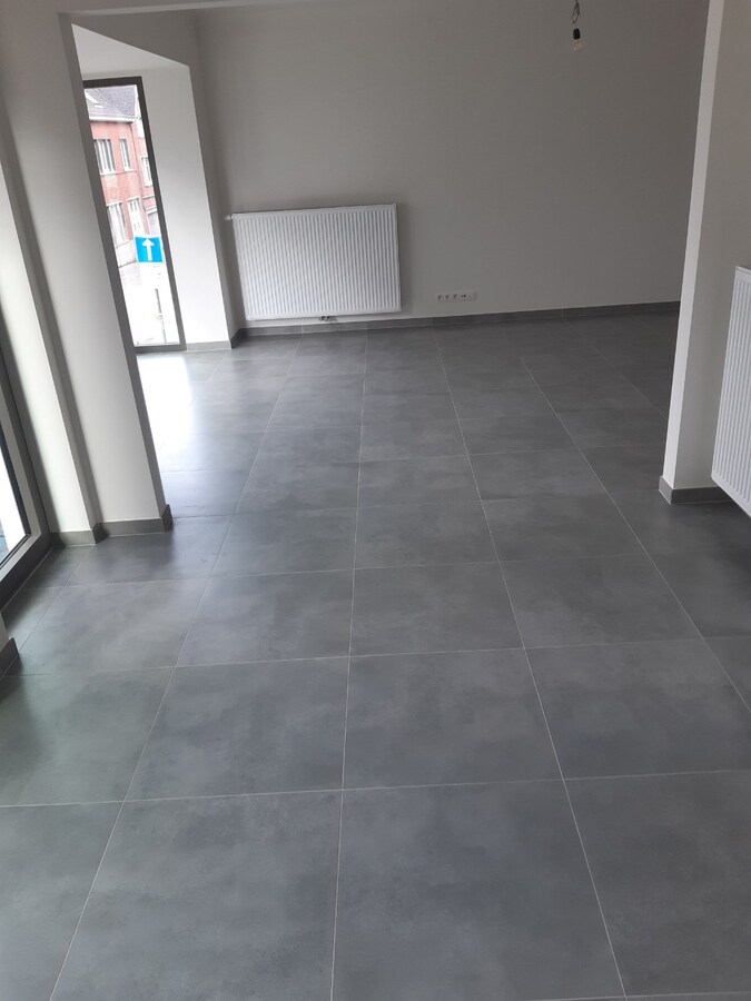 Exceptioneel wonen met zicht op de Gaverse Markt. 