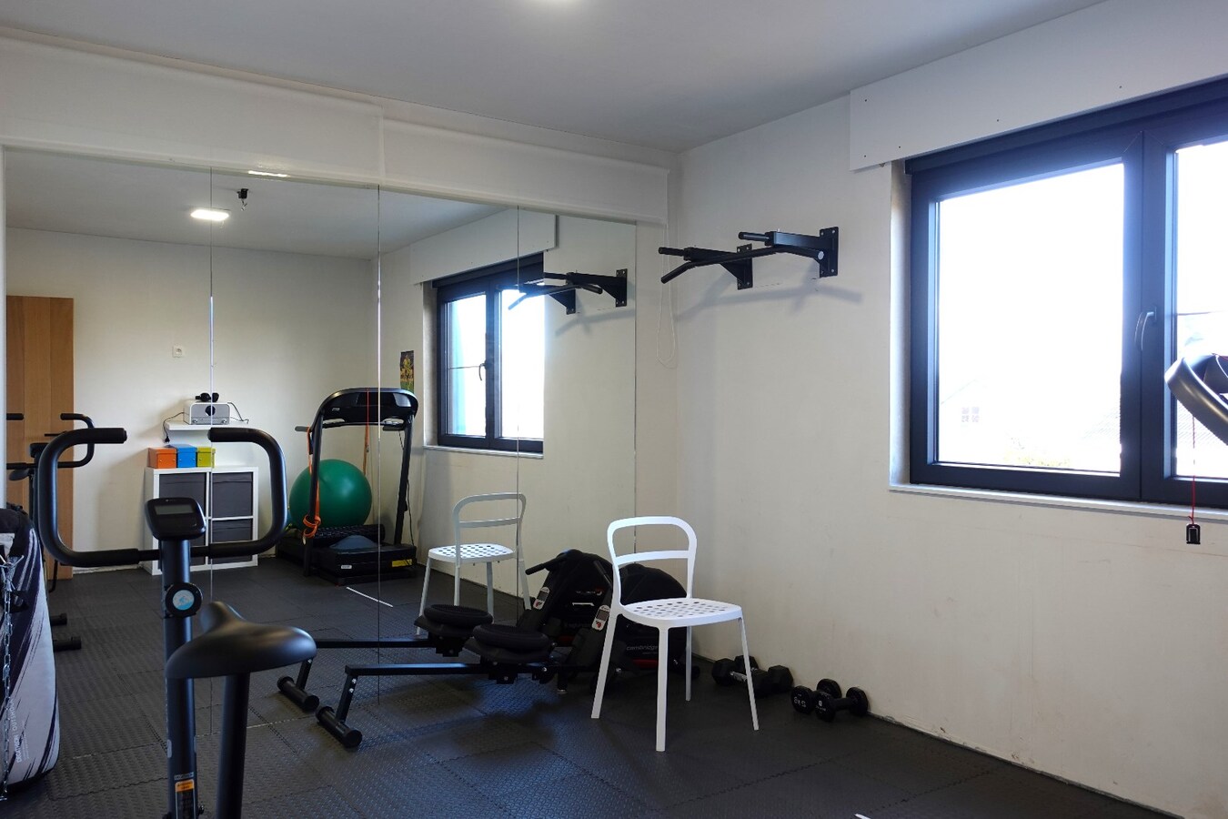 Uitzonderlijke luxe villa (2022) met prachtige tuin &amp; 5 slaapkamers op 2.162m² 