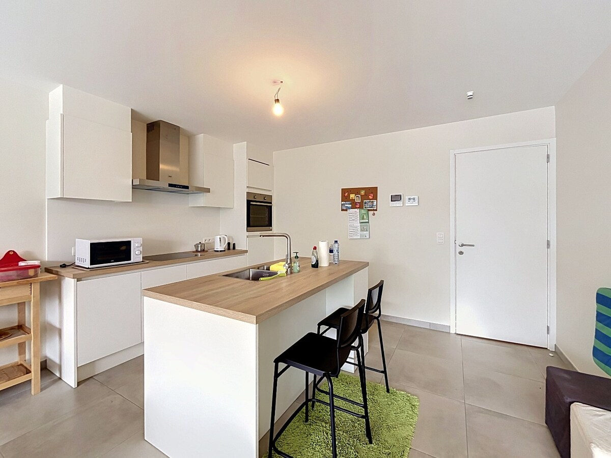 Ruim 2 slaapkamer appartement terras Knesselare! 