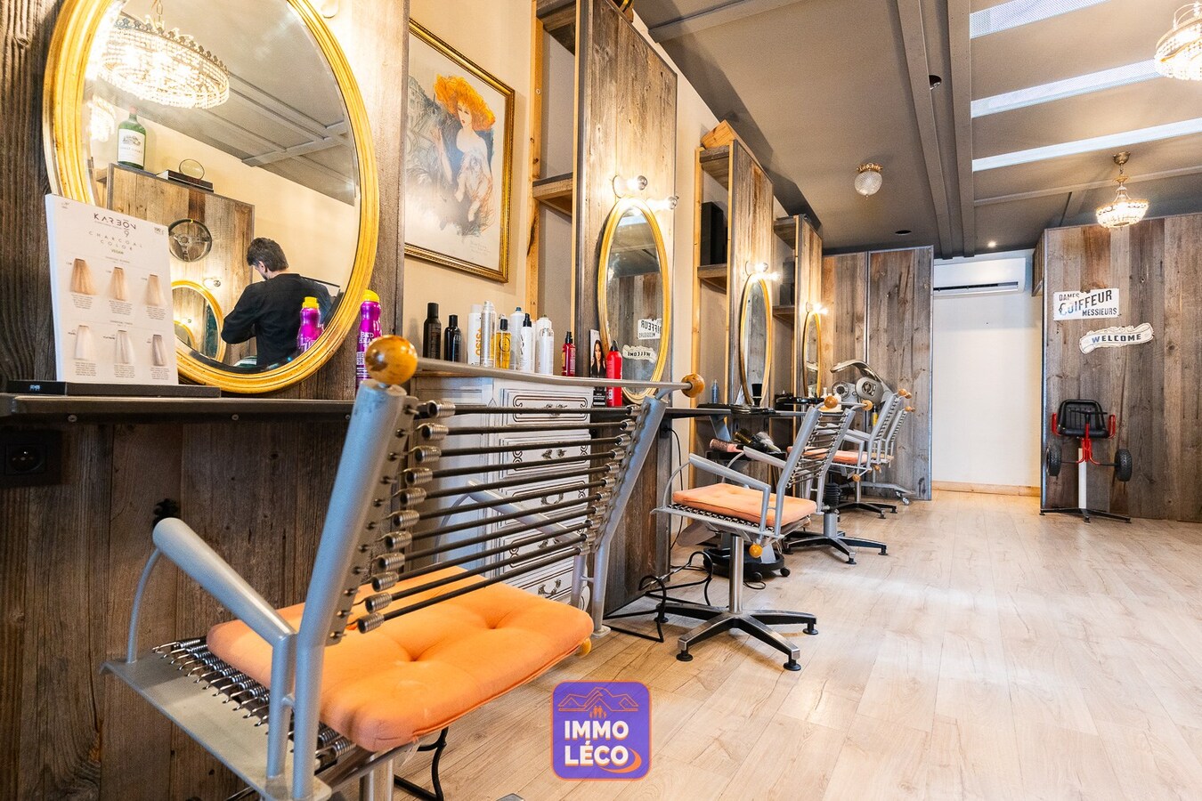 Commerce en plein centre-ville, dans une rue passante ! 