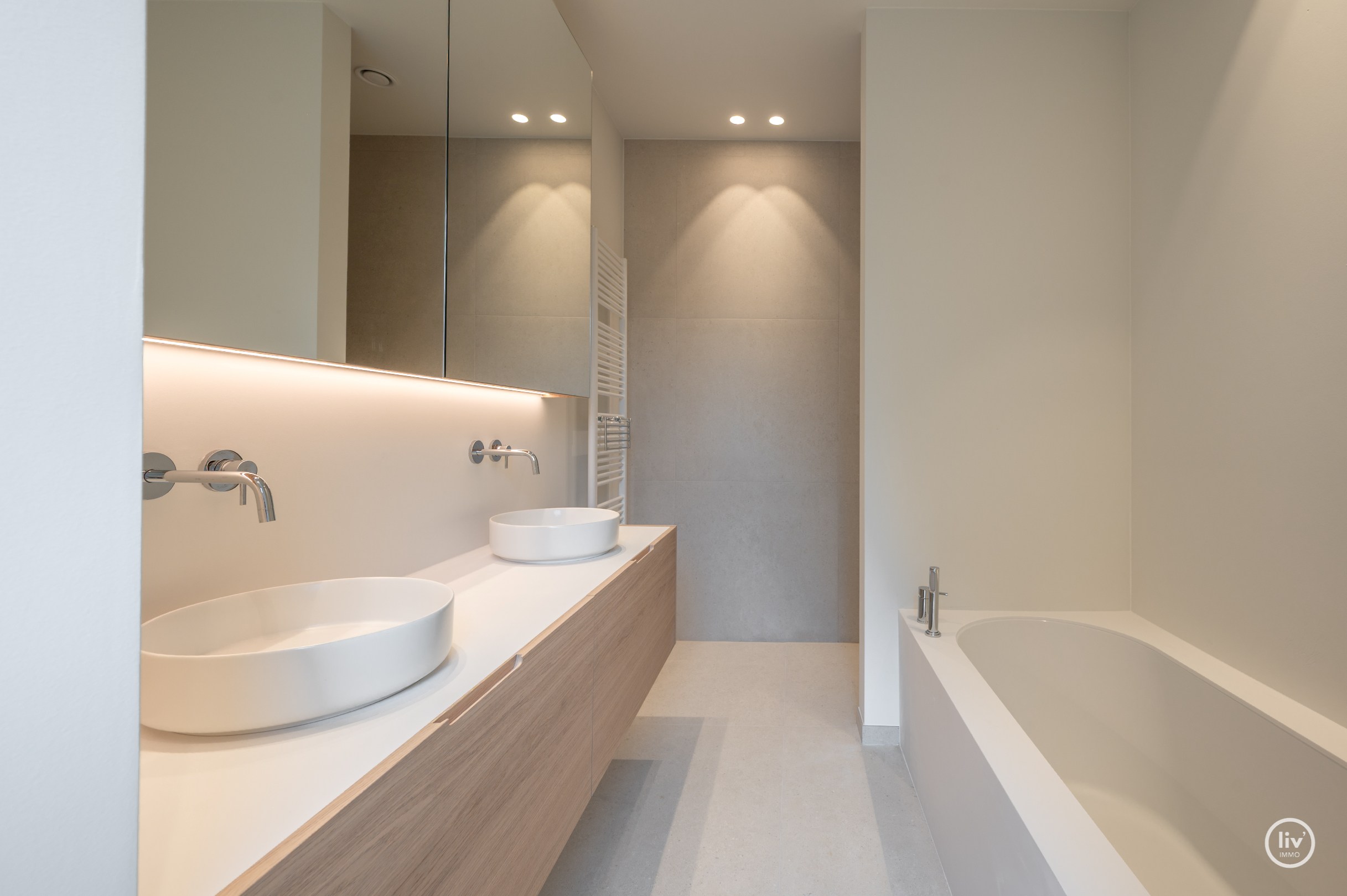 Duplex neuf au rez-de-chaussée et au premier étage situé à Lentelaan à Duinbergen avec des terrasses orientées plein sud. 