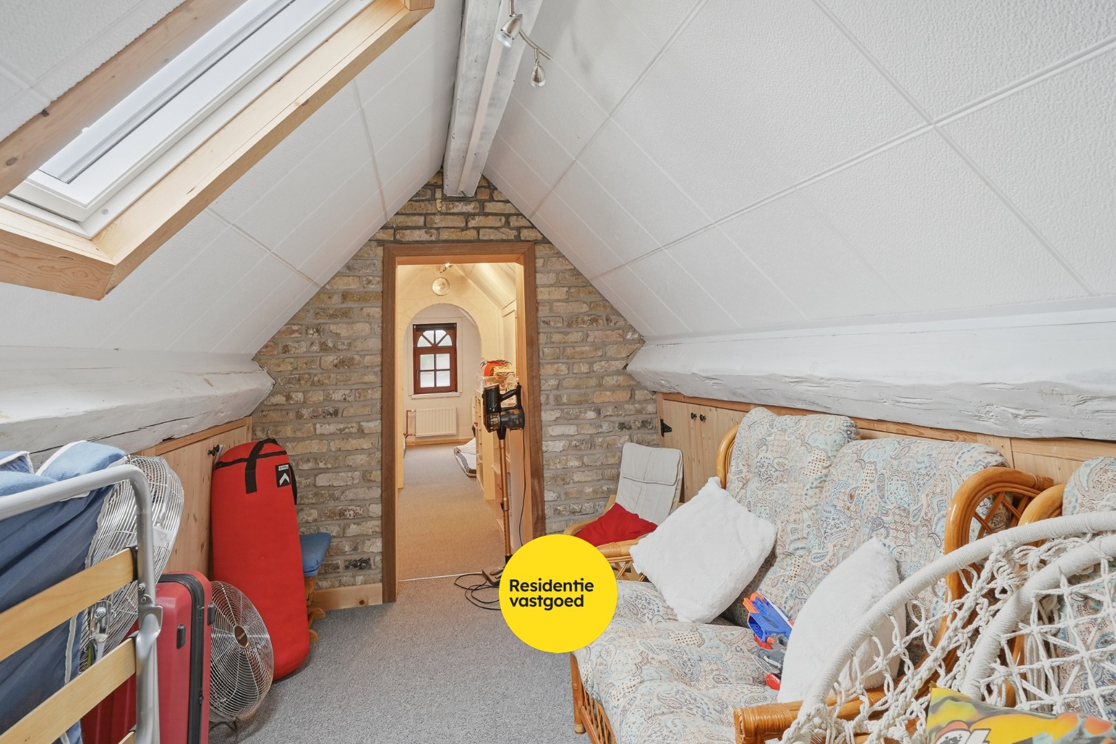 Landelijk gelegen villa met loods in Aartrijke 