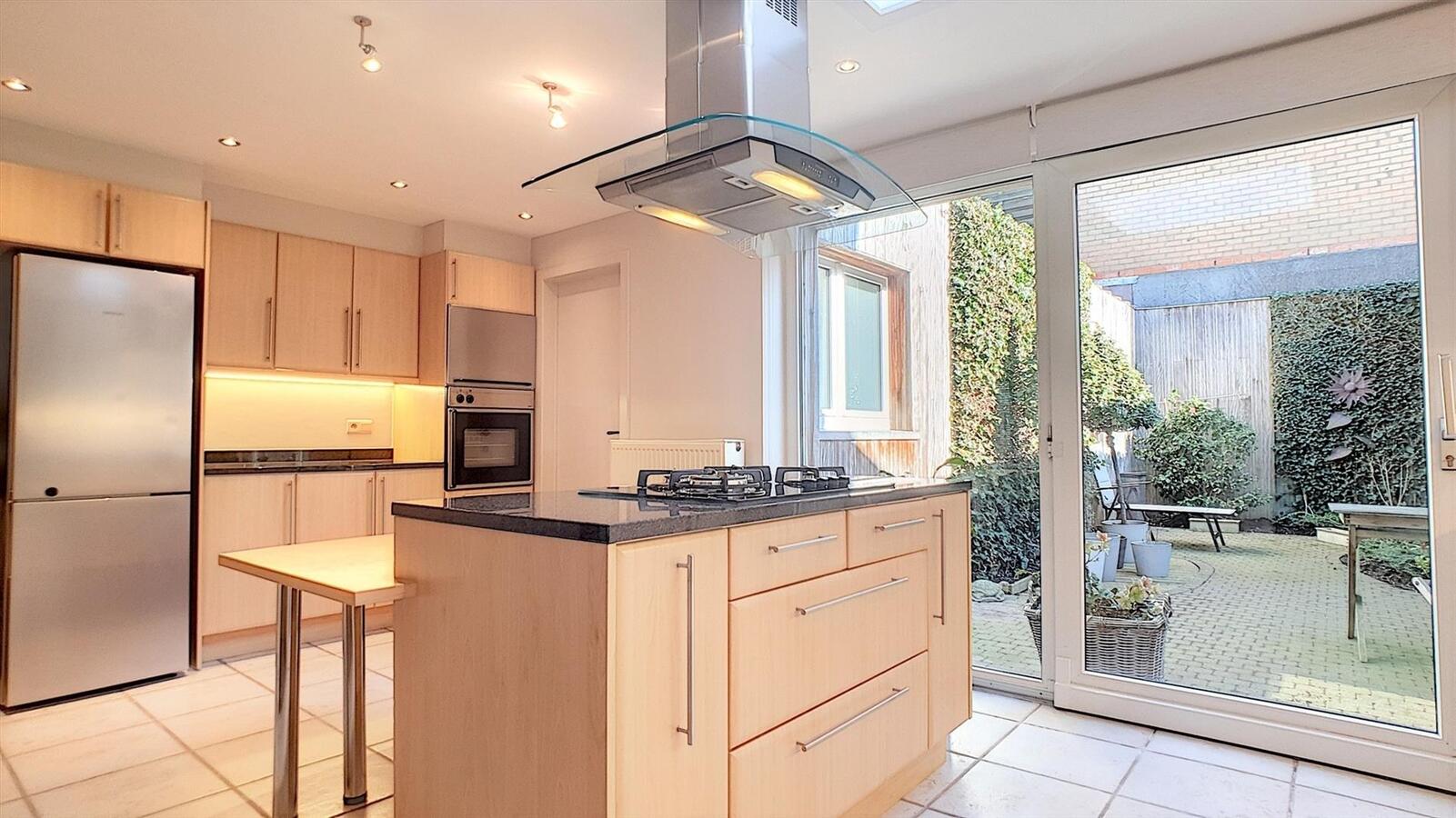 Heerlijk, mooi afgewerkt gelijkvloersappartement met terras - Heist 