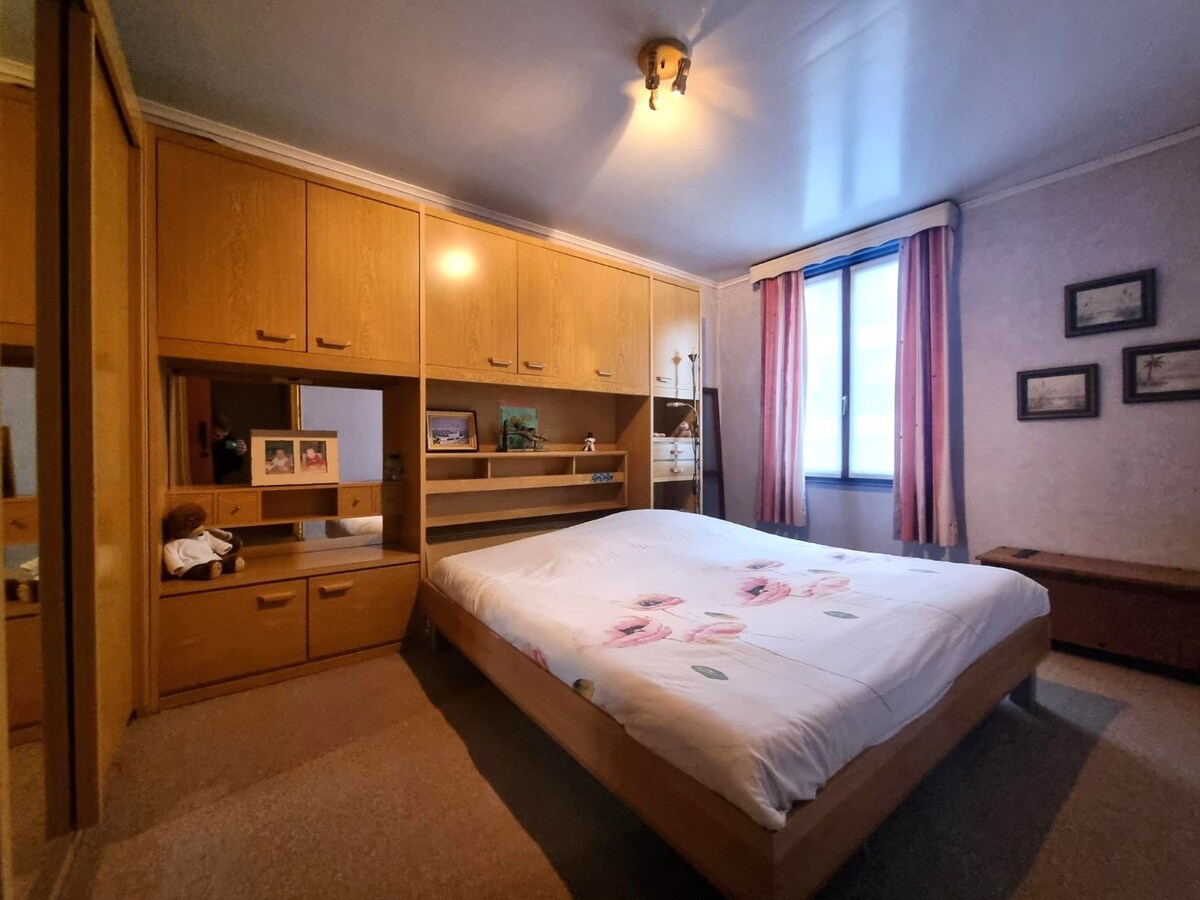 Centraal gelegen, zeer ruime gezinswoning te Heist 