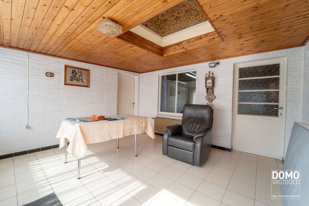 Te renoveren woning met grote tuin en achterliggende stal 