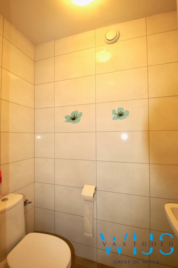 Gelijkvloersapp. met 3 slaapkamers &amp; garage in hartje Assenede ! 