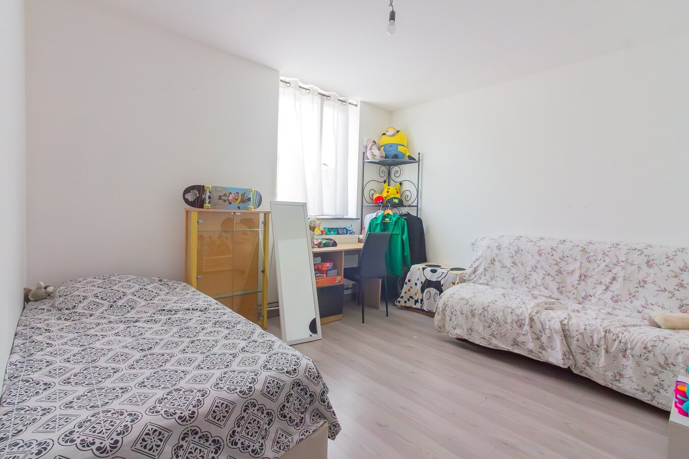 Maison rénovée avec 3 chambres et cour 