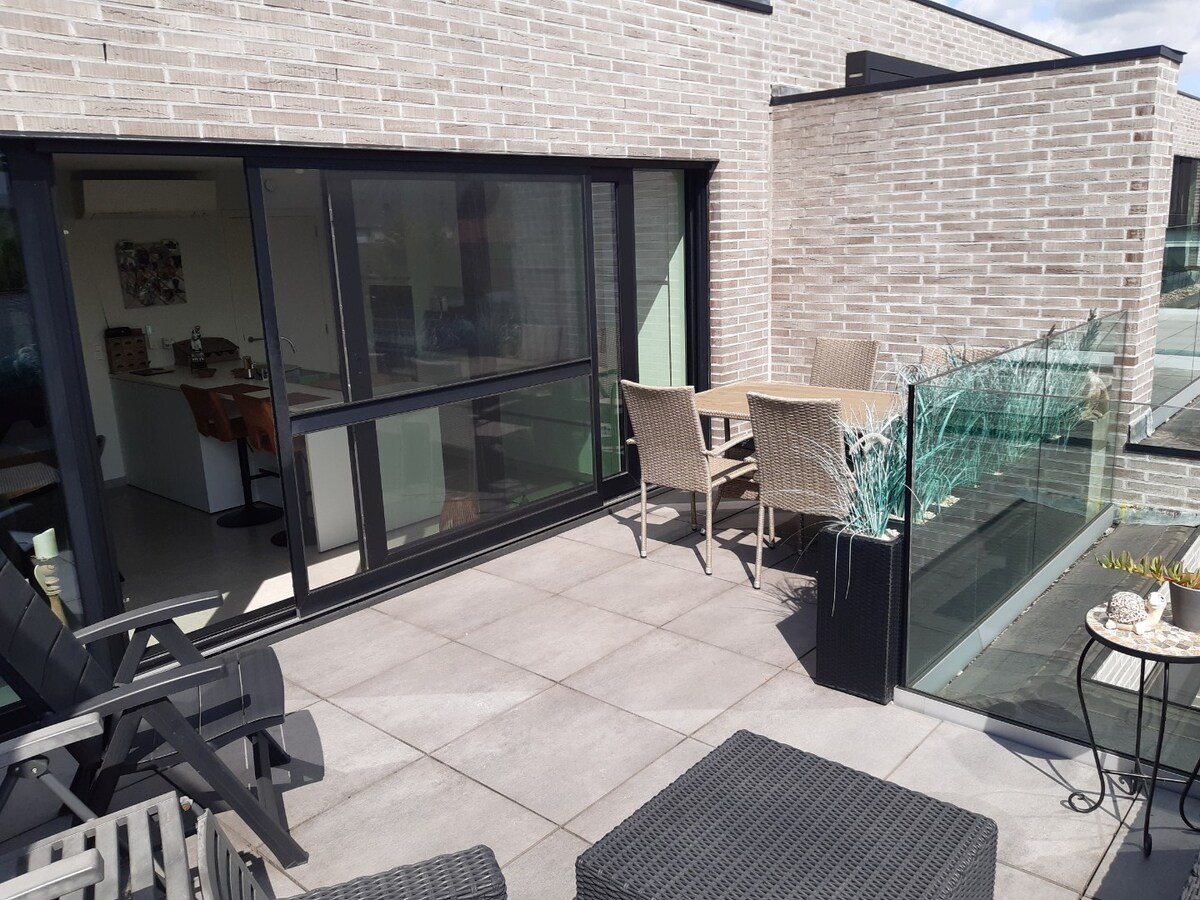 Ruim, energiezuinig 3- slaapkamer appartement. 