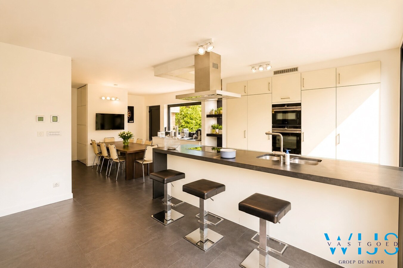 Instapklare open bebouwing met verwarmd zwembad op toplocatie in Sleidinge 