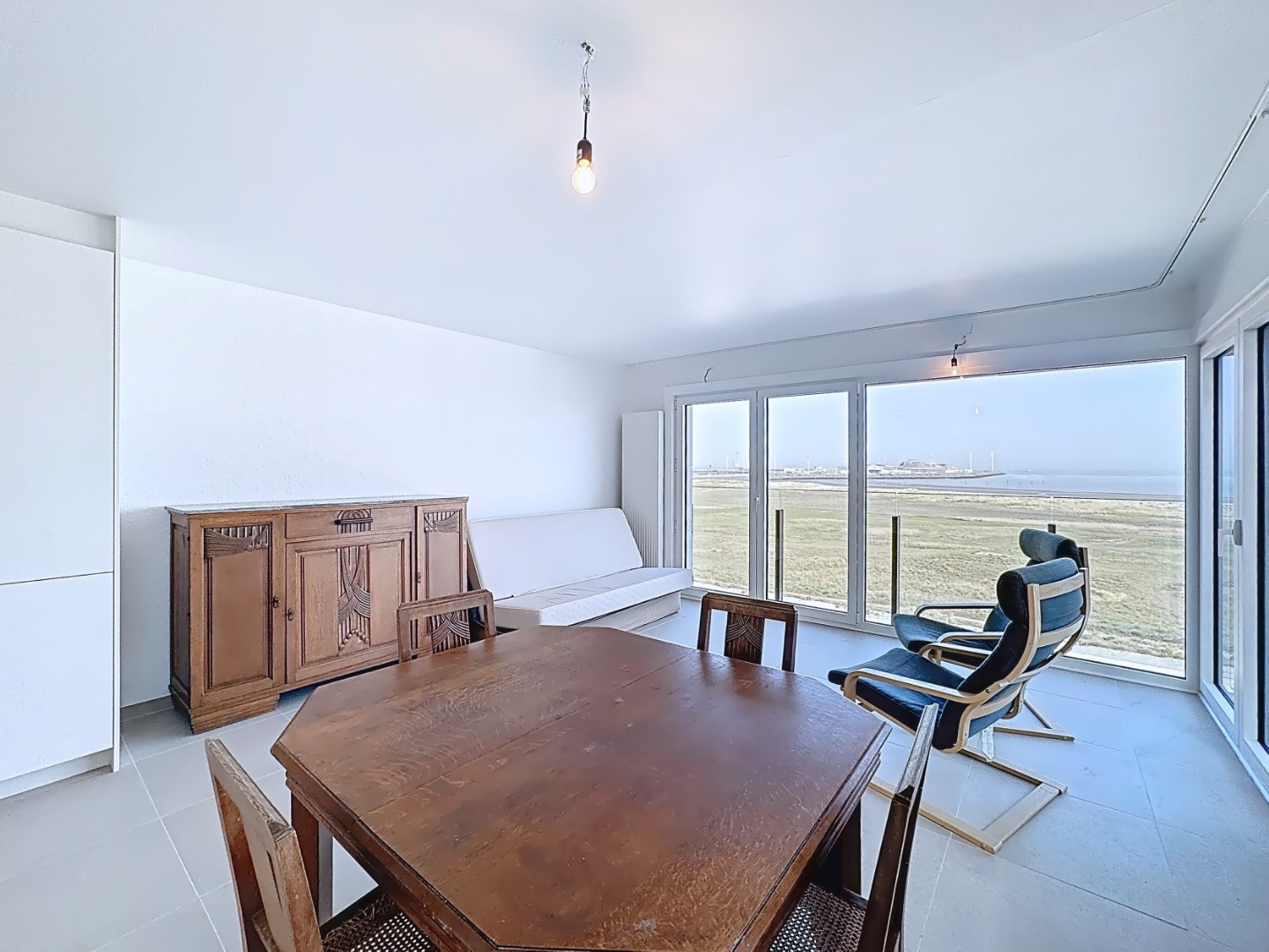 Mooi hoekappartement met FRONTAAL ZEEZICHT 