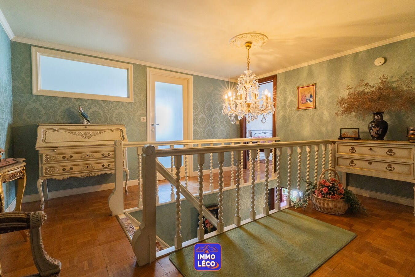 Villa érigée sur 1436m² avec garage, parking et grand jardin, secteur prisé "La Coquinie" !! 