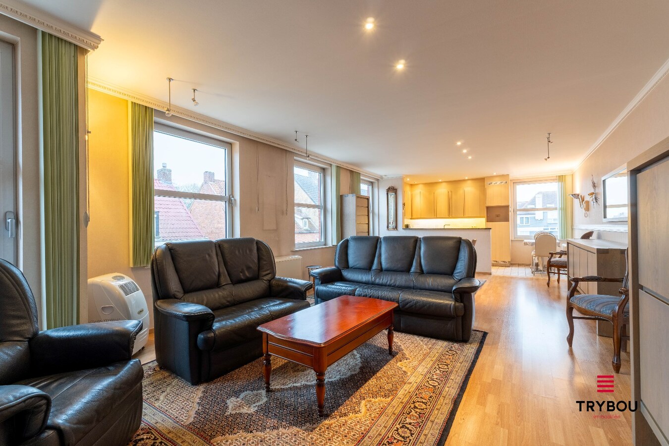 Ruim woon-appartement (120m²) met zicht op de Markt van Houthulst 