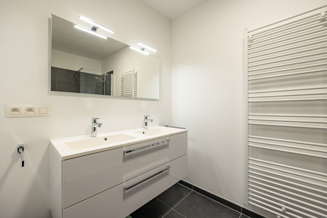 Modern appt met 2 slpk en ruim terras nabij 't Eilandje! 