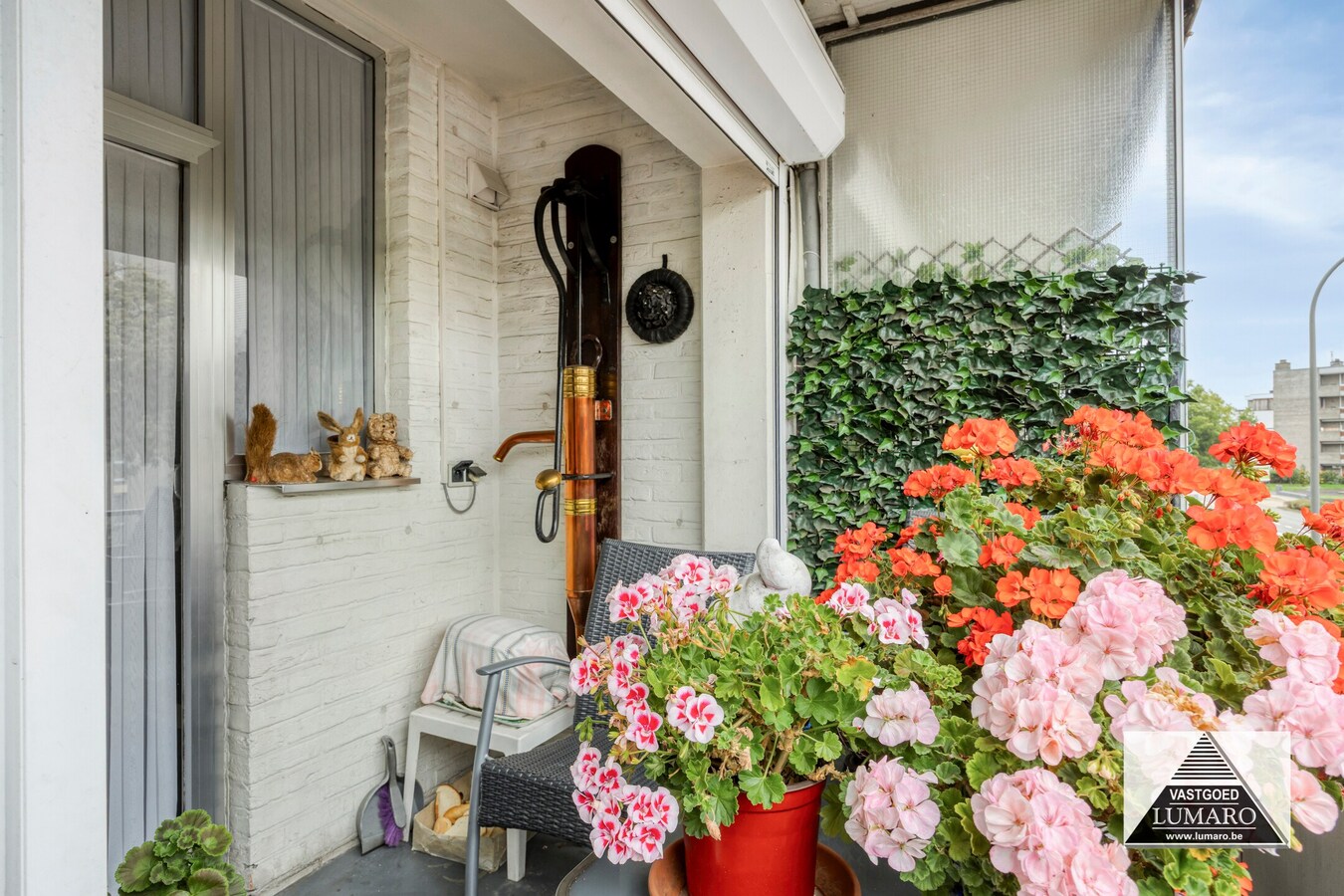 Ruim 3 slaapkamer appartement, met terras en garage 