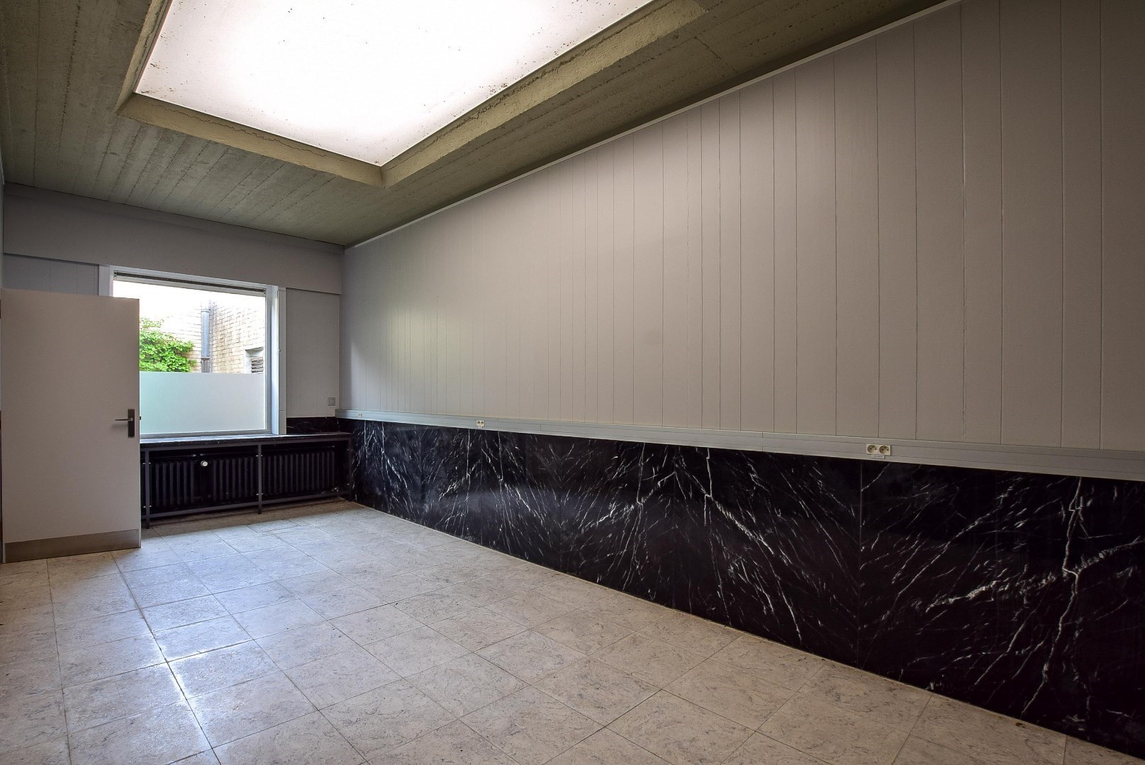 UNIEK ONTWIKKELINGSPROJECT IN HARTJE VEURNE - VOORMALIG BANKGEBOUW. 