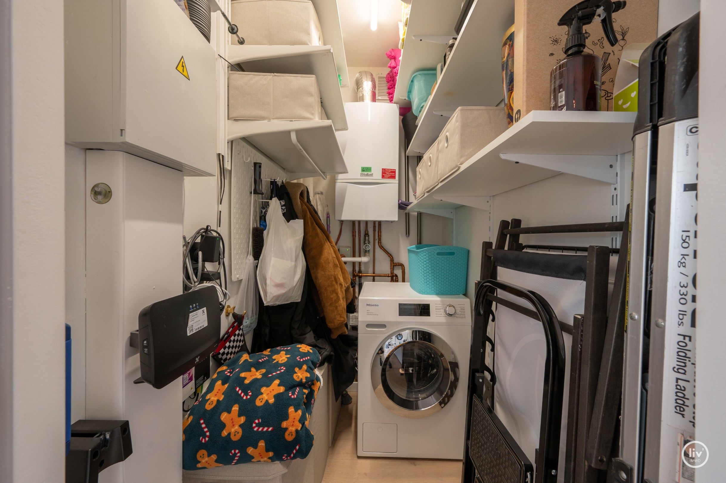 Prachtig, gerenoveerd penthouse op een topligging in de Blancgarinstraat te Knokke. 