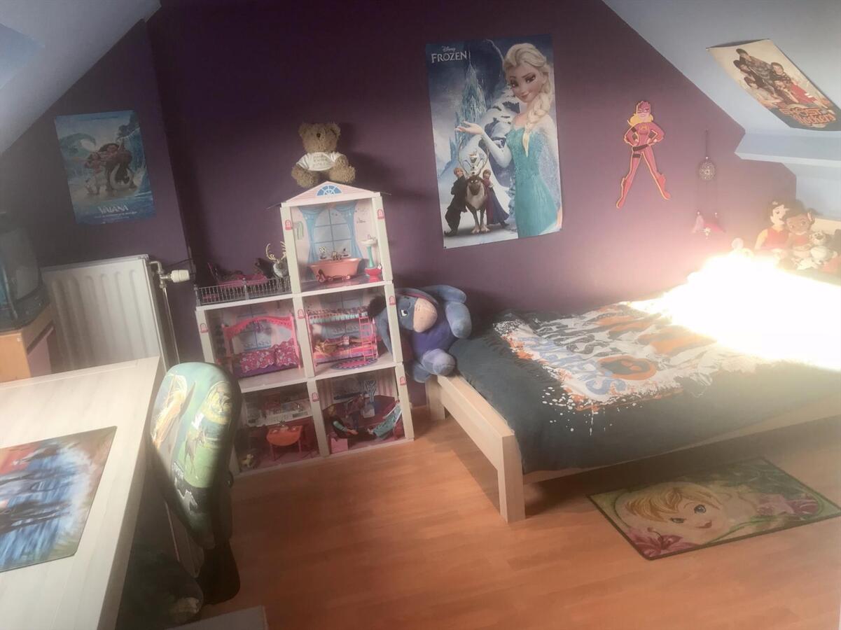 UNIEK GERENOVEERDE STADSWONING MET ZWEMBAD 