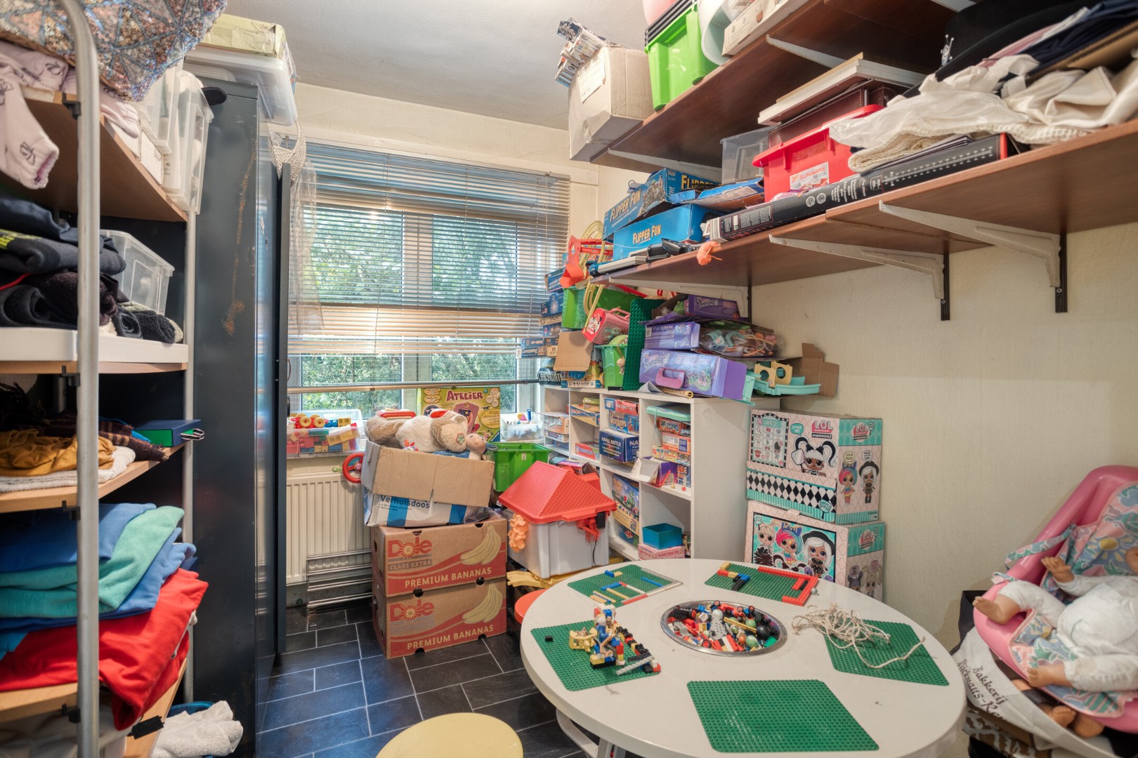 Te renoveren woning met 5 slpk. op ruim perceel van 18a 95ca in Mol 