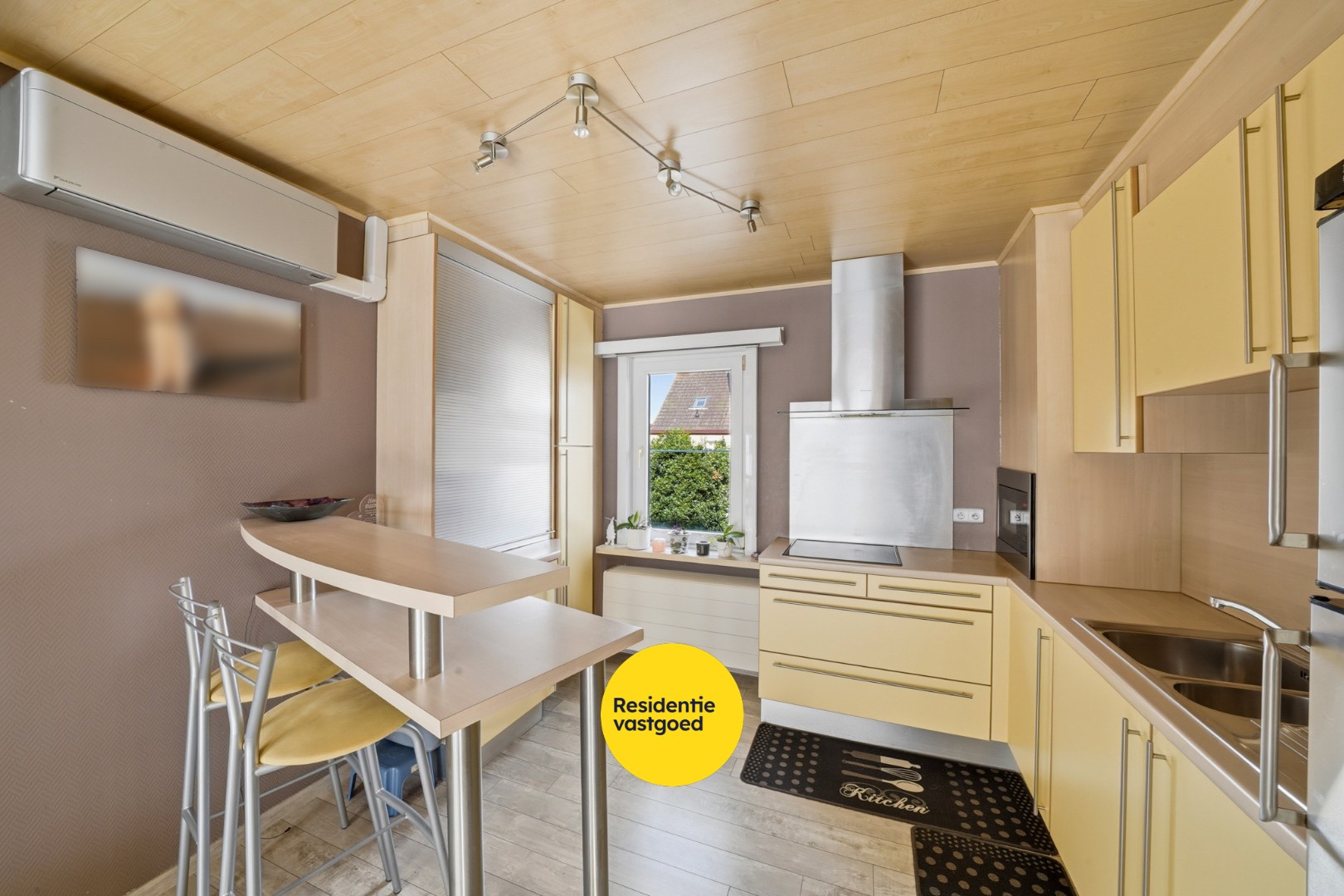 Instapklare bel-étagewoning met dubbele garage te Stene 