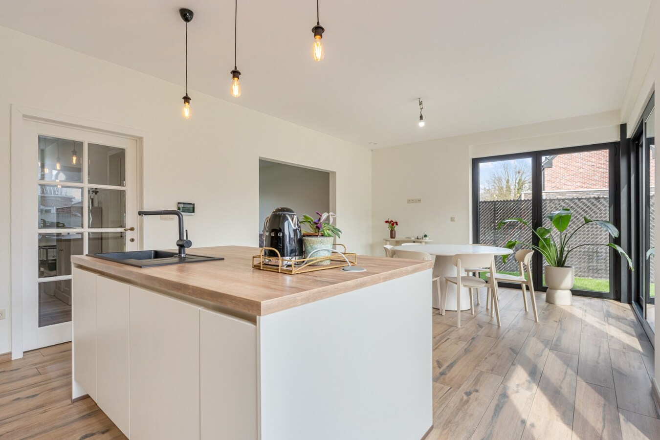 UNIEK VASTGOEDAANBOD! Kwaliteitsvolle pastorijwoning met duurzame technieken en uitzonderlijk wooncomfort 