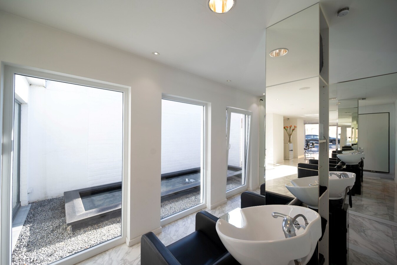 Woning of handelsruimte (combinatie mogelijk) met garage ! 