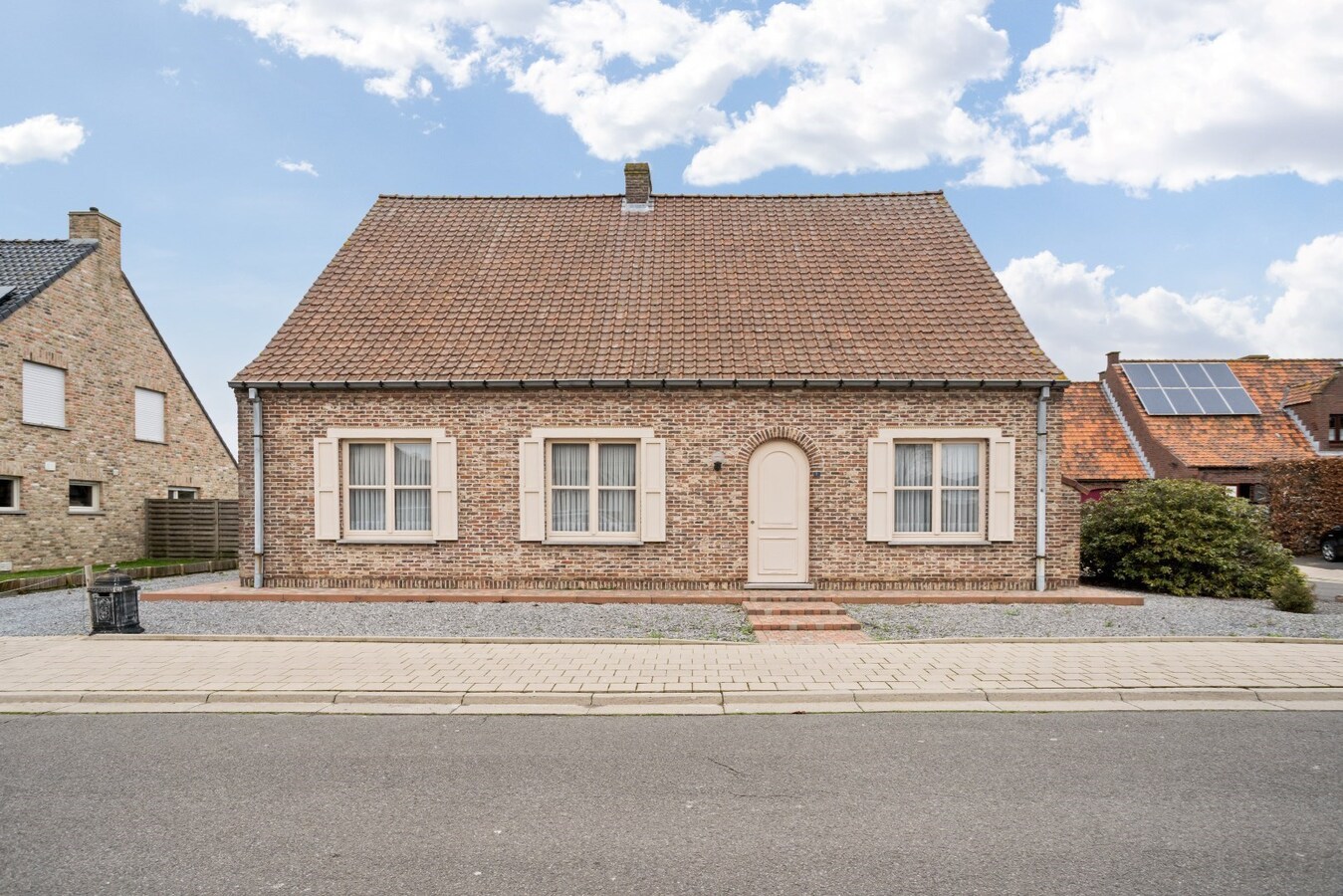 Residentieel gelegen, vrijstaande woning op ruim perceel van 714m² 