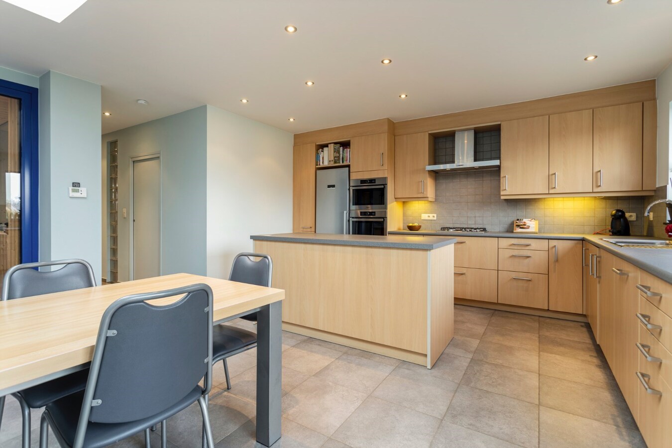 Instapklare burgerwoning met prachtige tuin - 4 slpks 