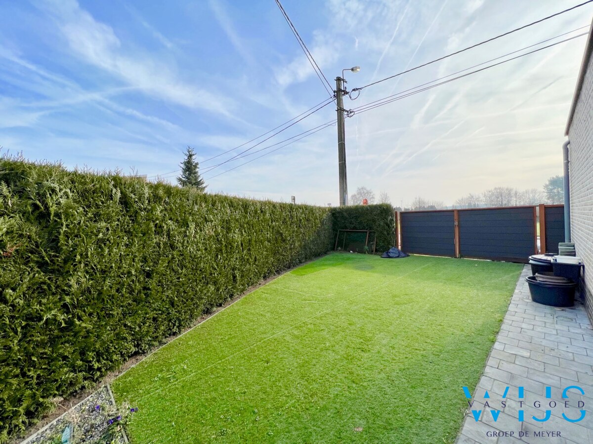 Landelijk gelegen halfopen bebouwing te Assenede 