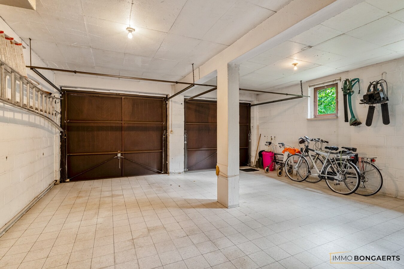 Prachtige villa met praktijkruimte en royale tuin in Houthalen-Oost 