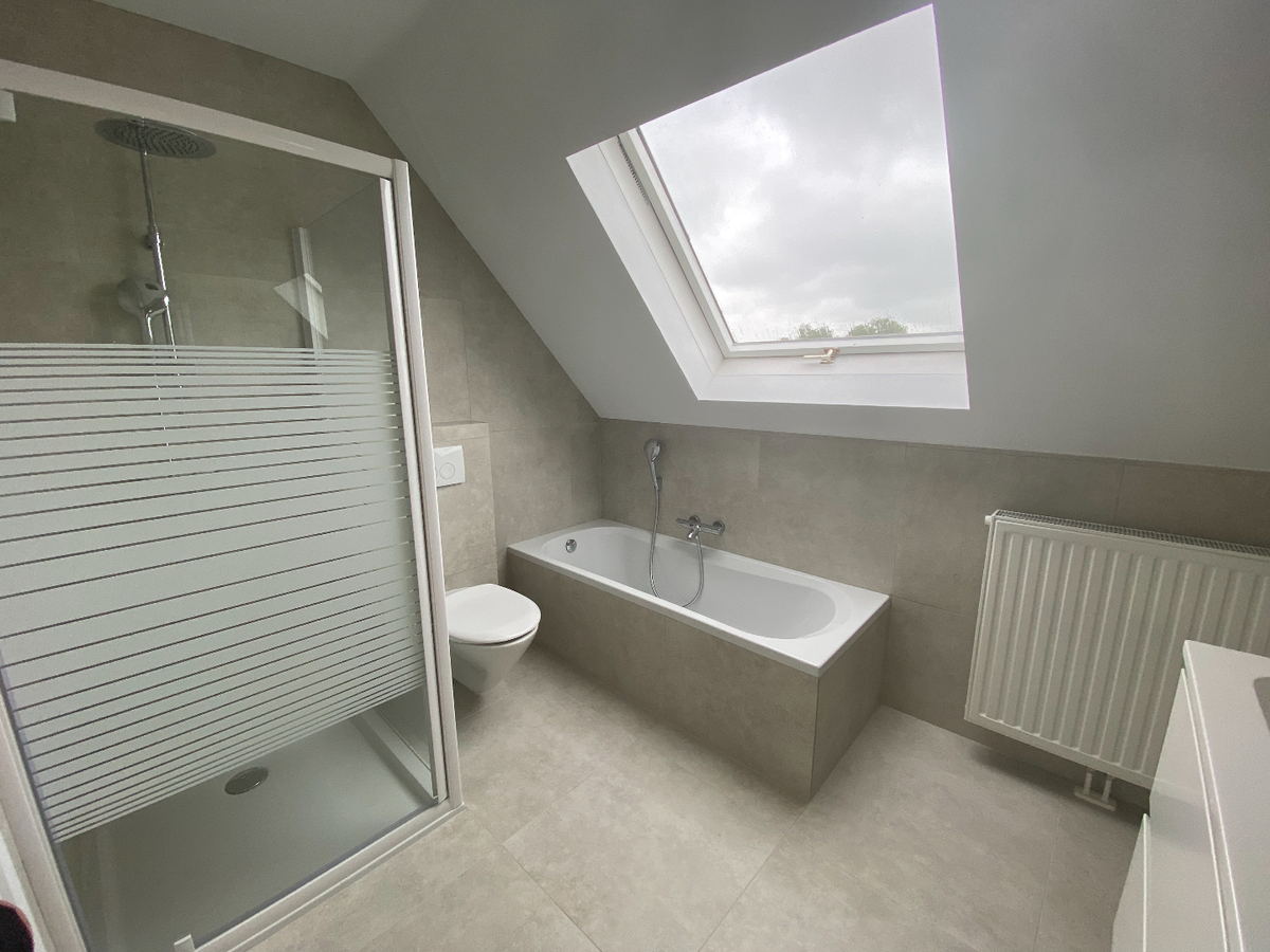 Alleenstaande woning met 2 slaapkamers en garage te Koekelare 